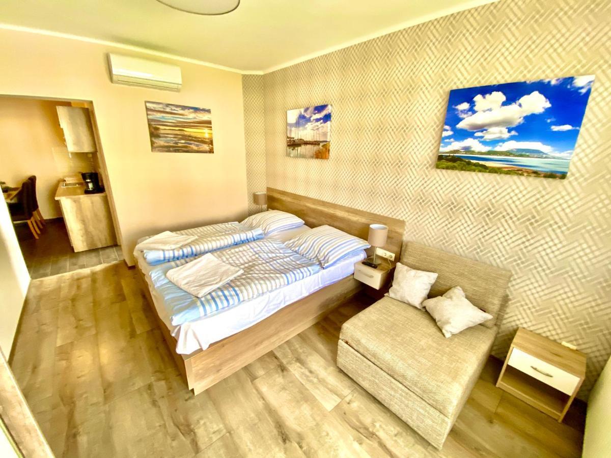 Unio Vendeghaz 1 Apartment Siofok Exterior photo